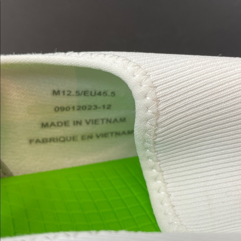 OOFOS OOmg White Slip On Shoes Green Interior Walking Comfort Mens Sz 12.5 - Picture 9 of 9